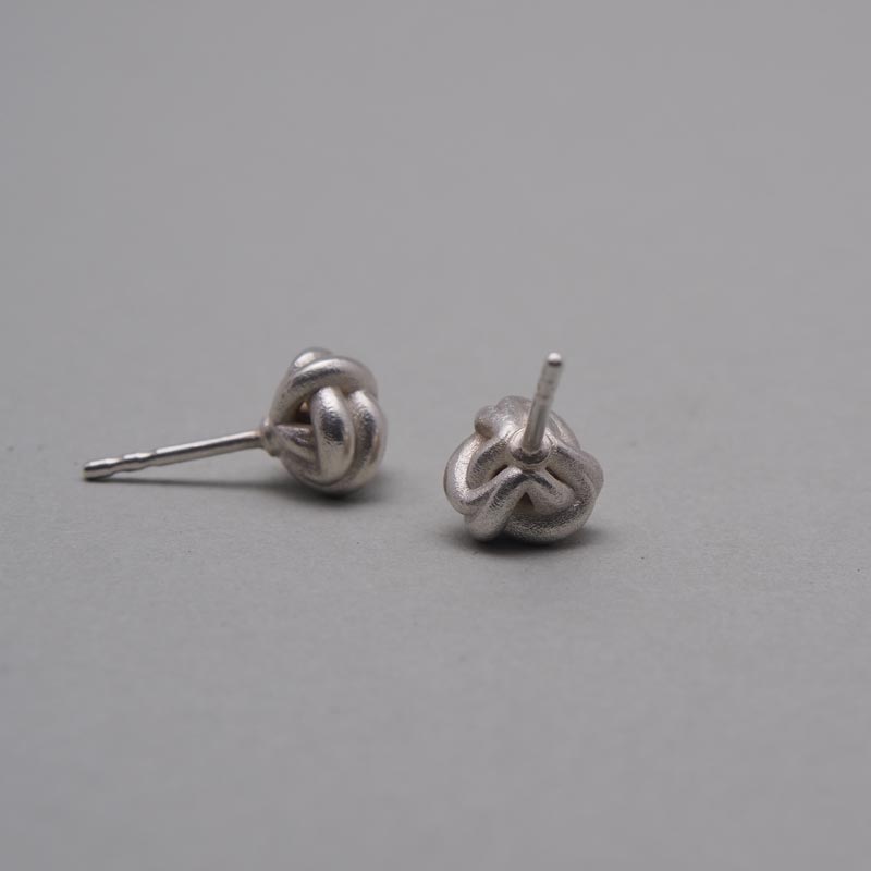 ohrstecker_cad_unendlicher_knoten_925_silber_02